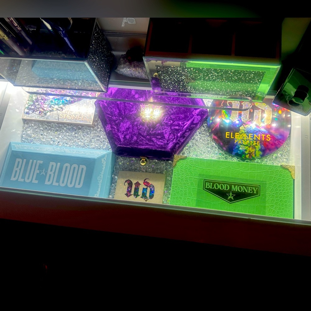 My palette collection 💜✨✨✨